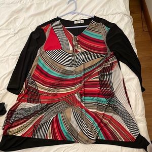 Women’s 3/4 length tunic shirt. Good condition!